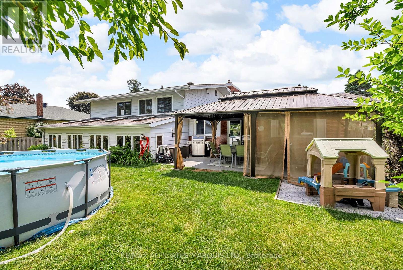Photo 12 of 219 Pescod Avenue, Cornwall ON