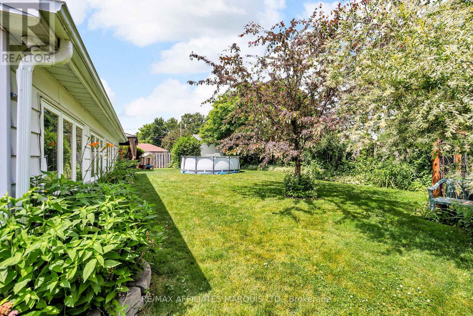 Photo 11 of 219 Pescod Avenue, Cornwall ON