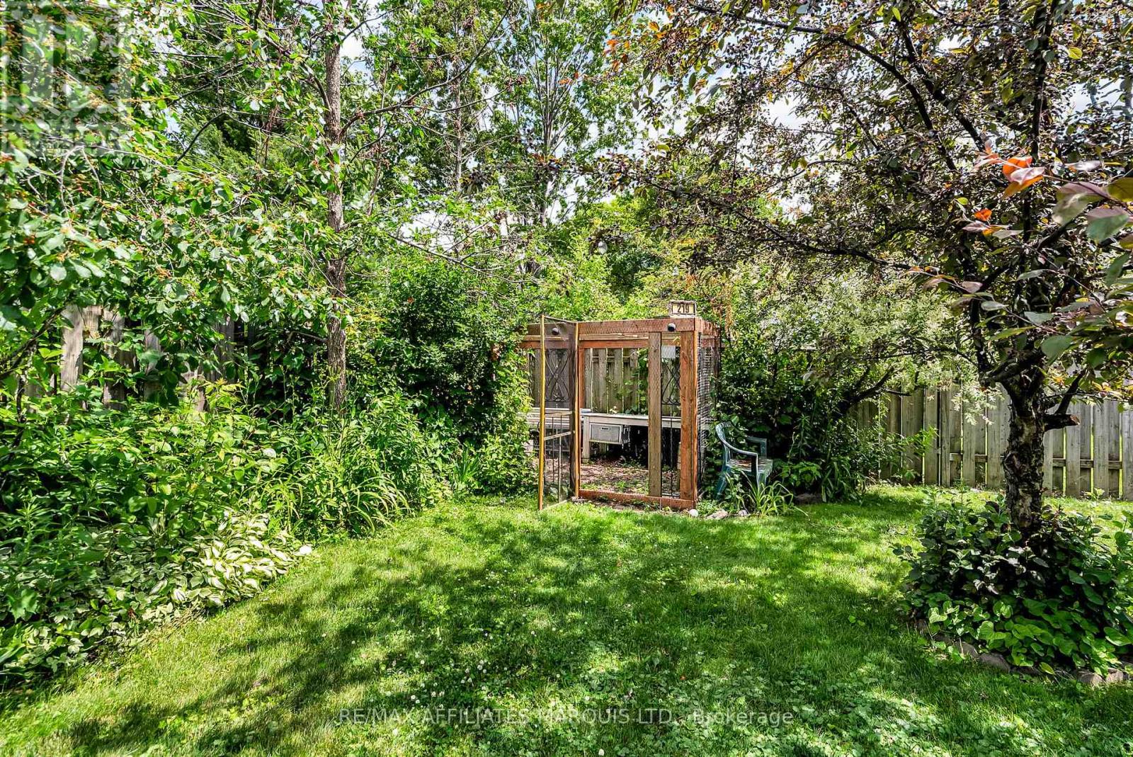 Photo 32 of 219 Pescod Avenue, Cornwall ON