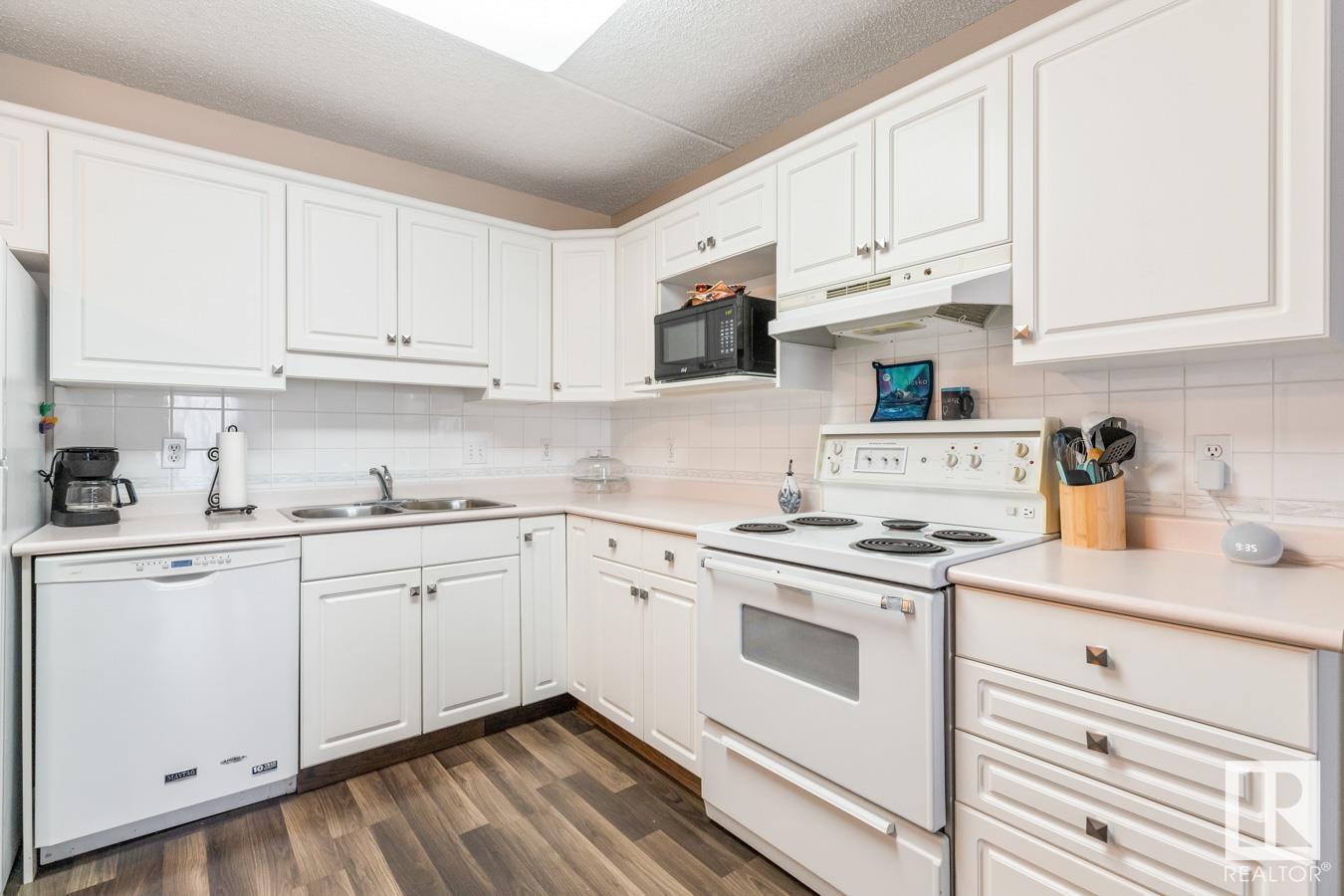 Photo 5 of 202 4906 47 Av, Leduc AB