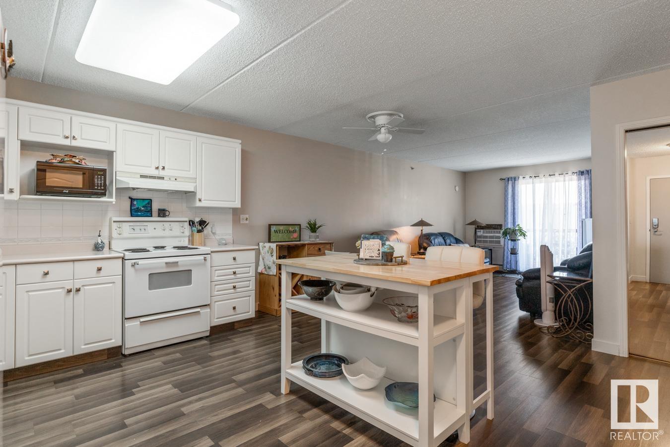 Photo 7 of 202 4906 47 Av, Leduc AB