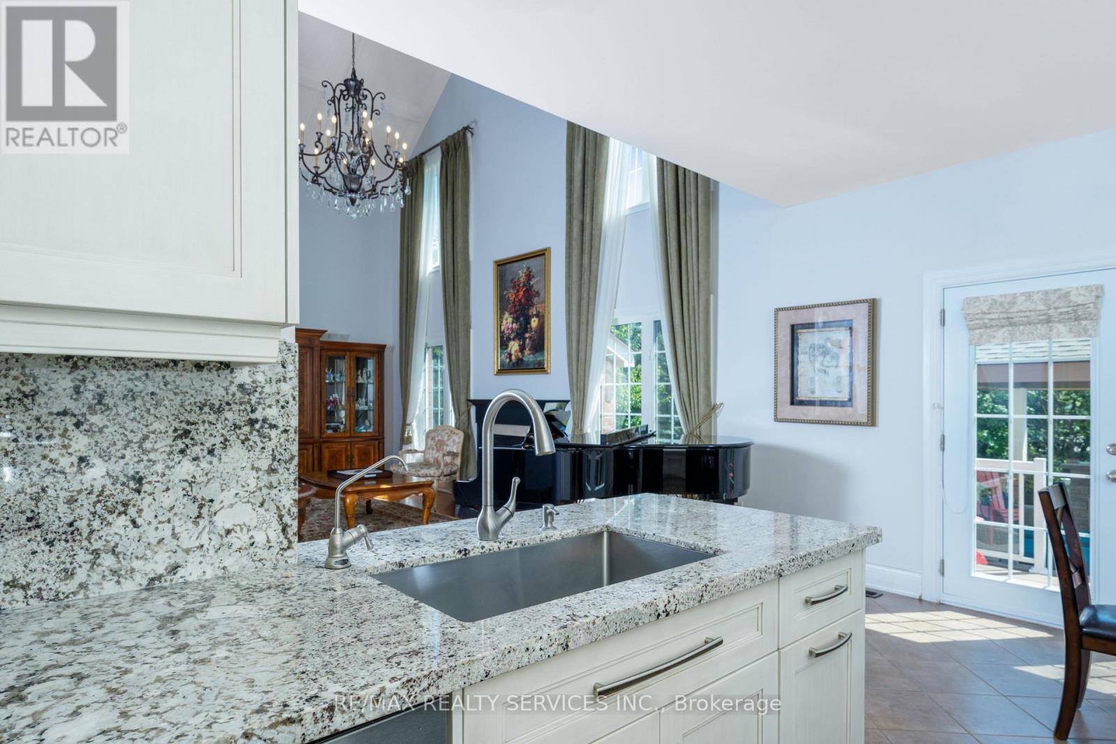 Single Family House for Sale in  NORTH RIVERDALE DRIVE Caledon (Inglewood) 