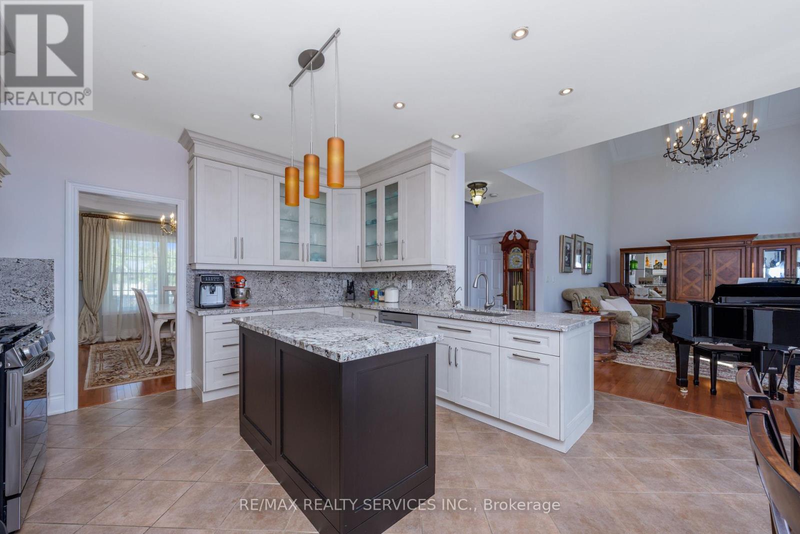 Single Family House for Sale in  NORTH RIVERDALE DRIVE Caledon (Inglewood) 