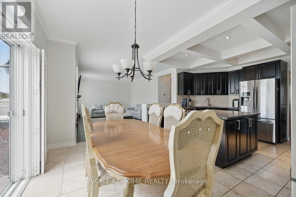 Photo 4 of 228 Wildcliff Way, Ottawa ON