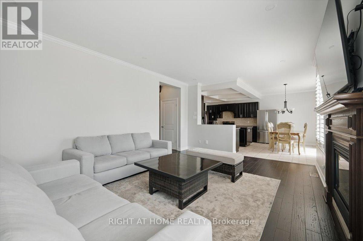 Photo 7 of 228 Wildcliff Way, Ottawa ON