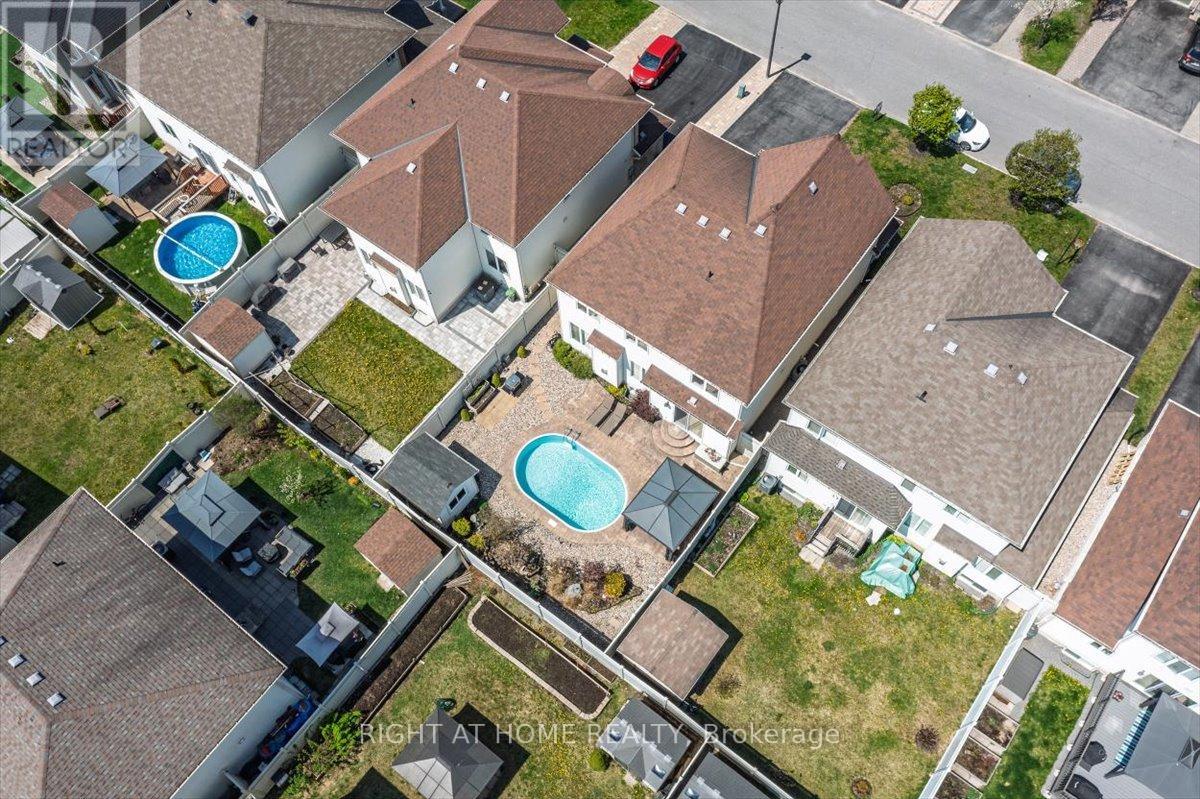 Photo 3 of 228 Wildcliff Way, Ottawa ON