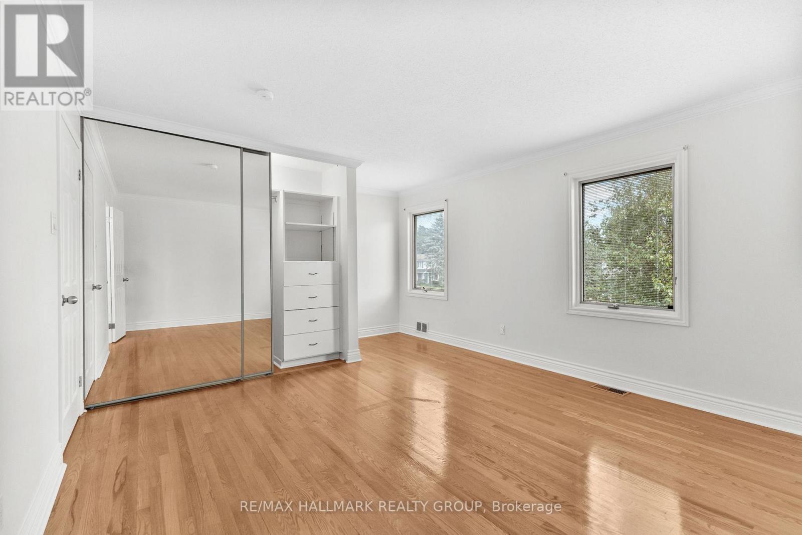 Photo 12 of 19 Rockfield Crescent, Ottawa ON