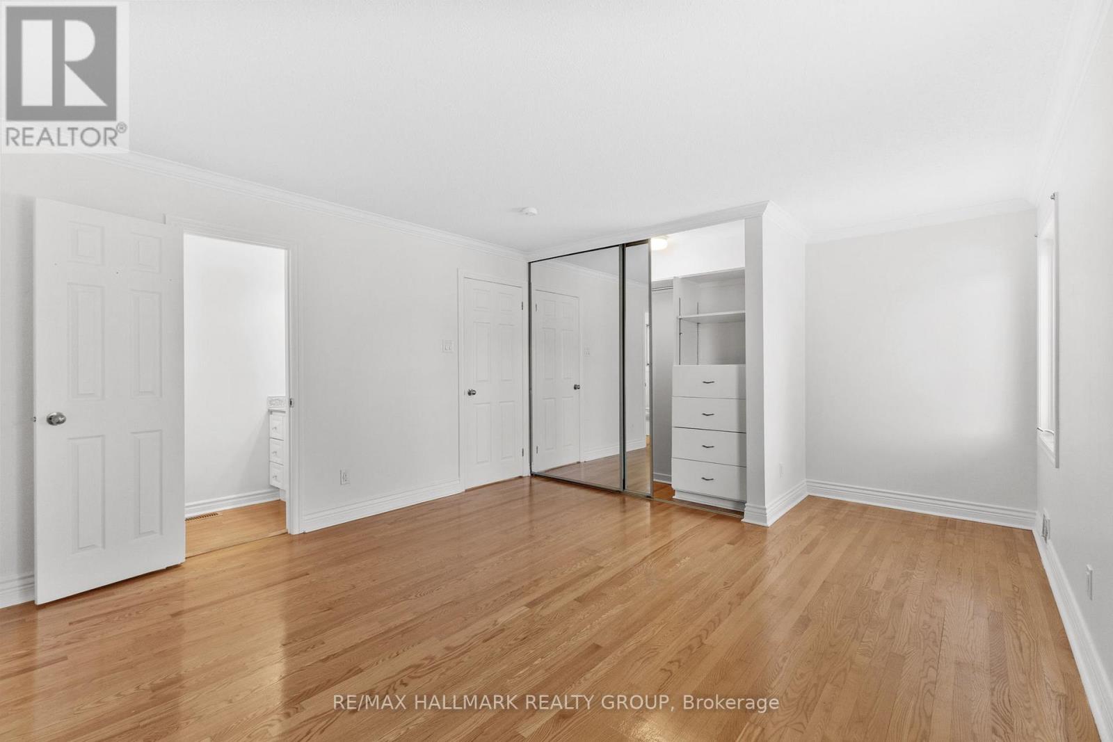 Photo 13 of 19 Rockfield Crescent, Ottawa ON