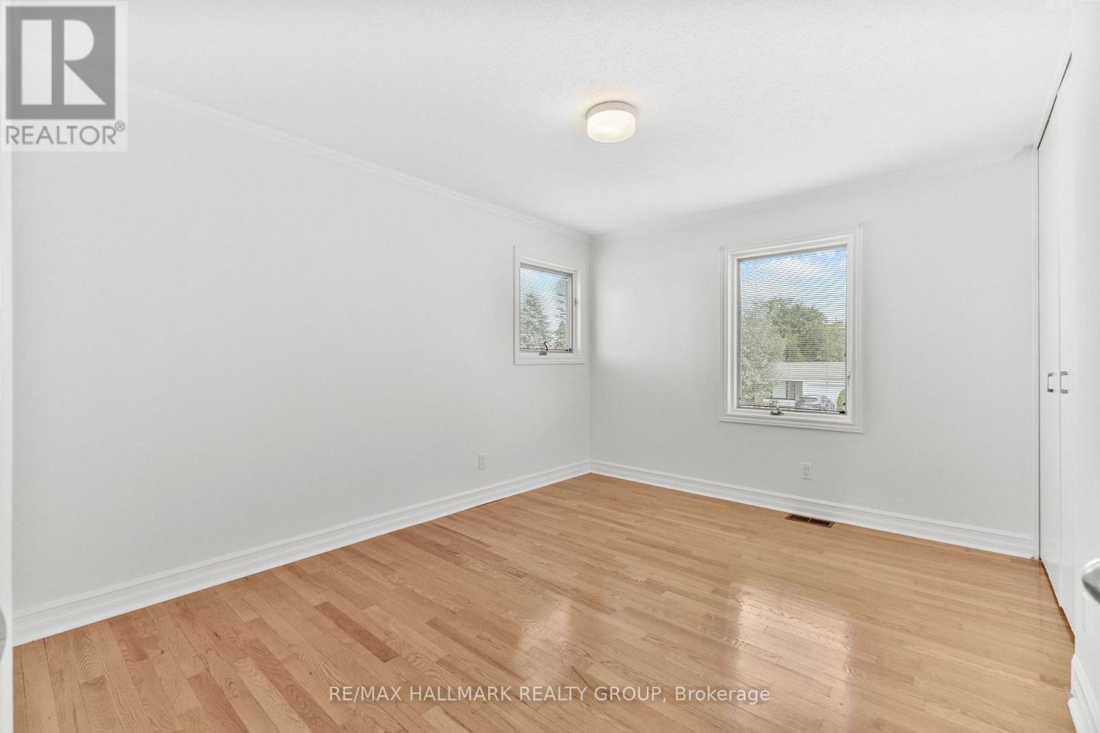 Photo 15 of 19 Rockfield Crescent, Ottawa ON