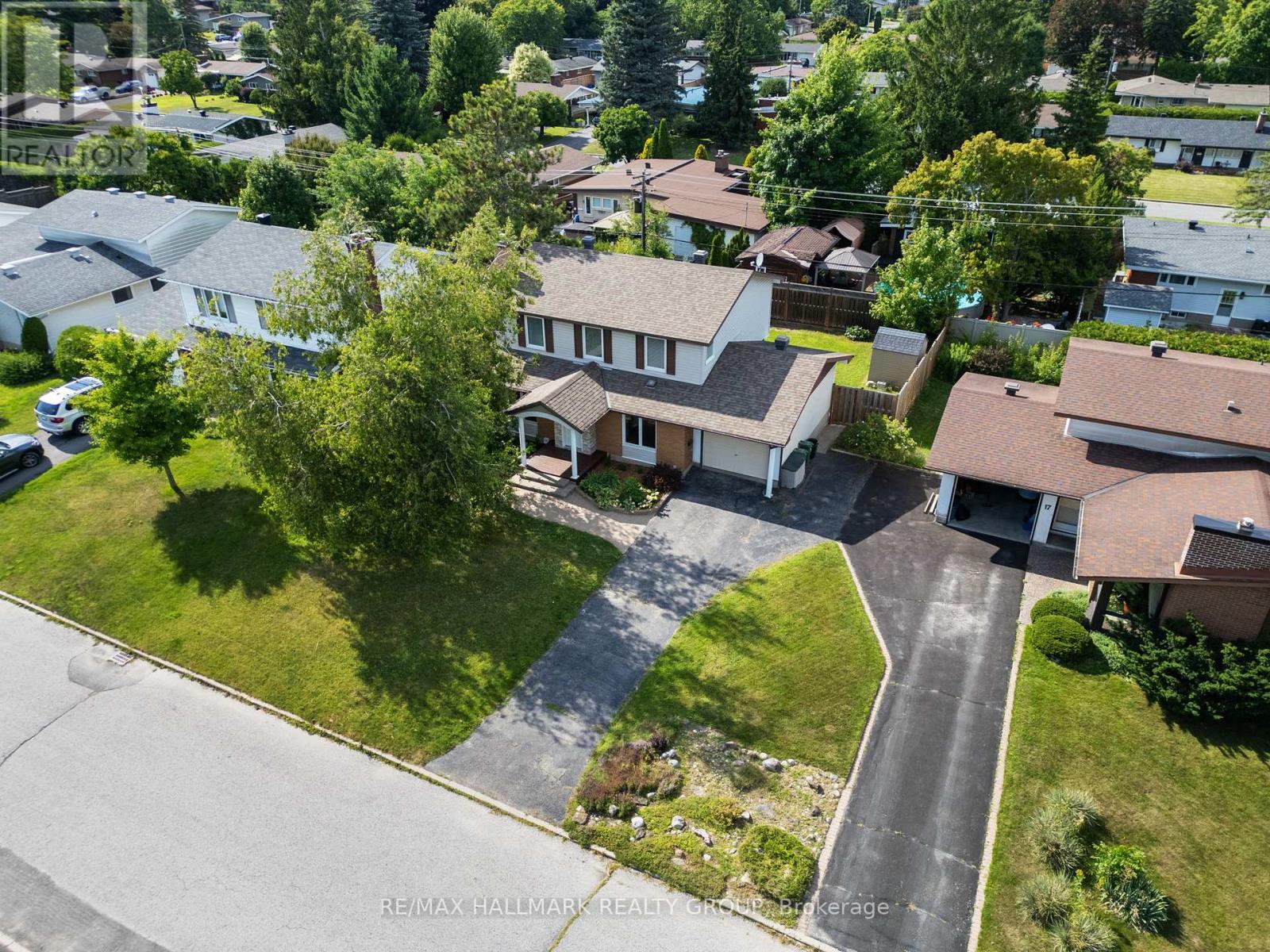 Photo 21 of 19 Rockfield Crescent, Ottawa ON