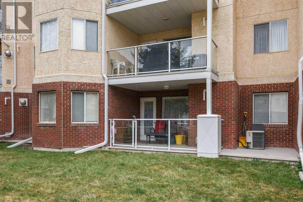 Single Family House for Sale in   Simcoe Boulevard SW Signal Hill Calgary 