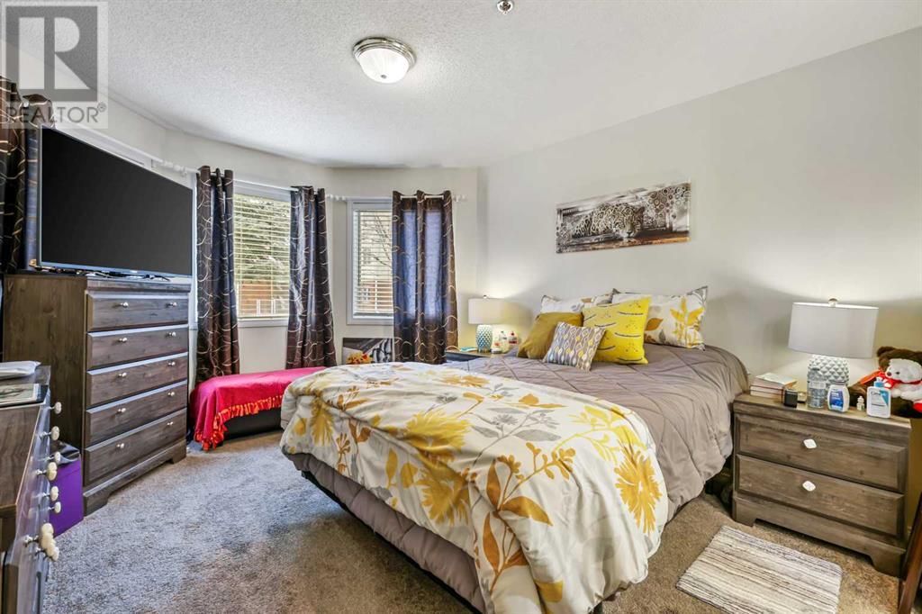 Single Family House for Sale in   Simcoe Boulevard SW Signal Hill Calgary 