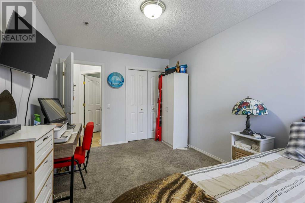 Single Family House for Sale in   Simcoe Boulevard SW Signal Hill Calgary 