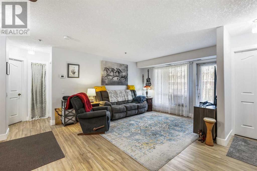 Single Family House for Sale in   Simcoe Boulevard SW Signal Hill Calgary 