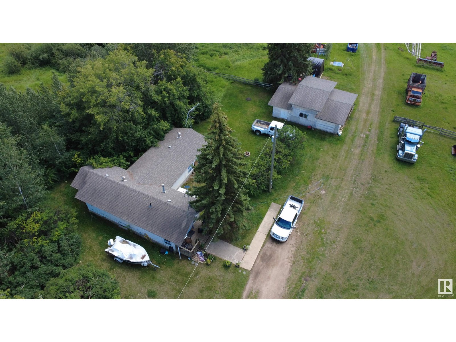 Photo 11 of 21113 Twp Road 574, Rural Sturgeon County AB