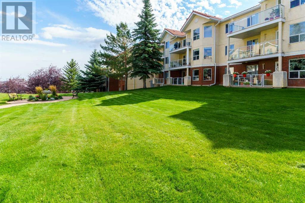 Single Family House for Sale in   Simcoe Boulevard SW Signal Hill Calgary 