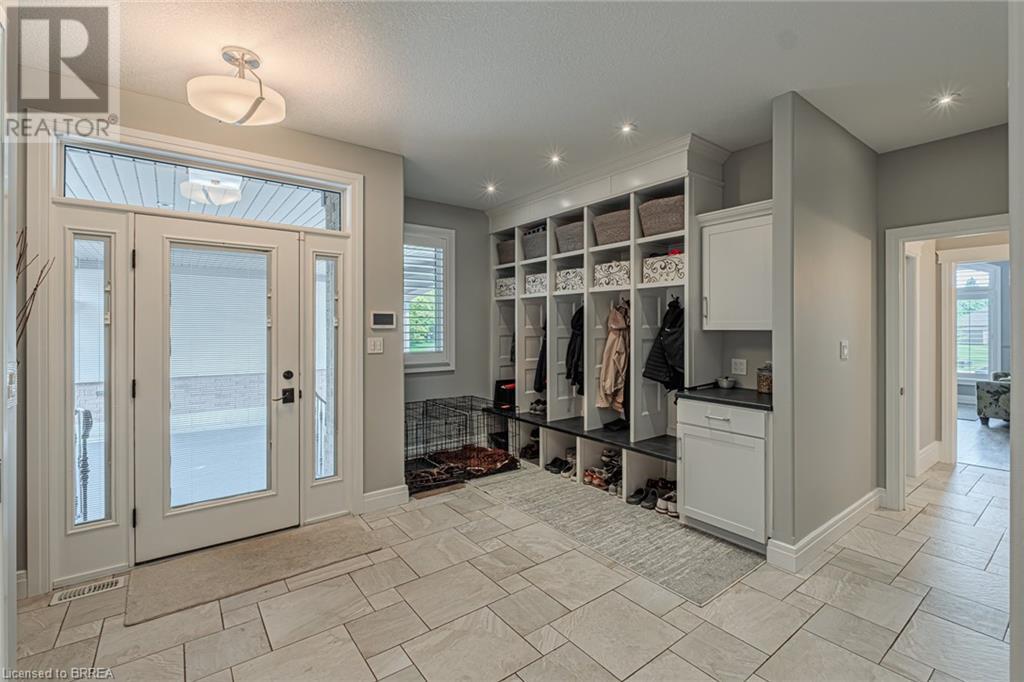 Photo 14 of 29 Wallace Court, Brantford ON