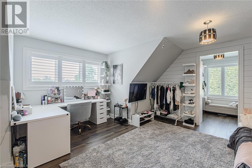 Photo 28 of 29 Wallace Court, Brantford ON