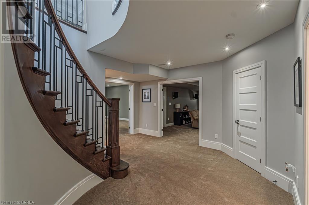 Photo 32 of 29 Wallace Court, Brantford ON