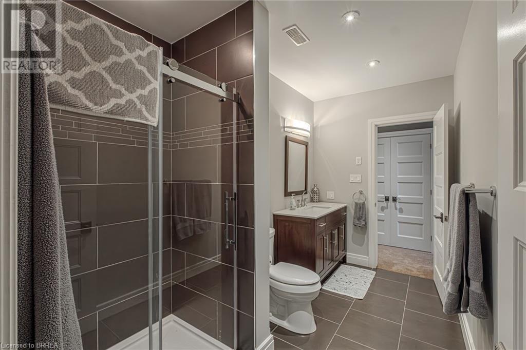 Photo 38 of 29 Wallace Court, Brantford ON