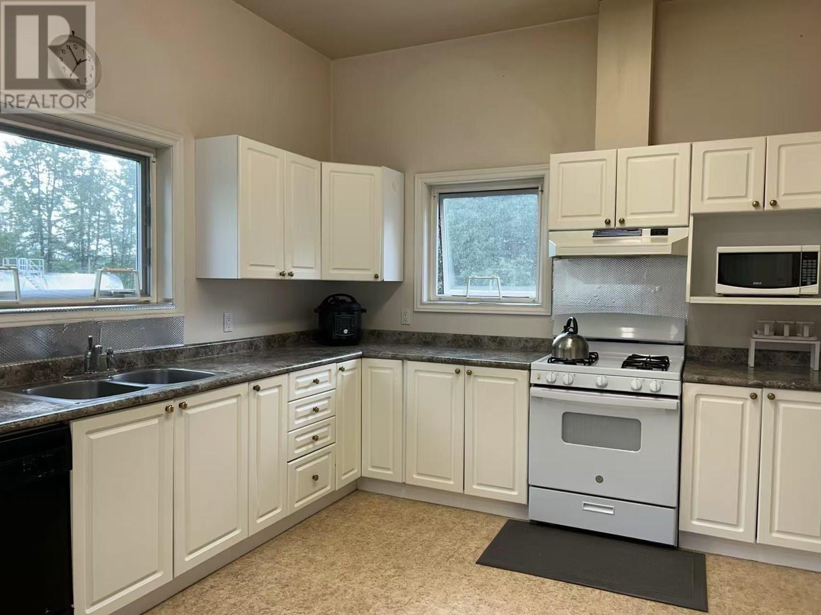 8445 271 Road, Dawson Creek