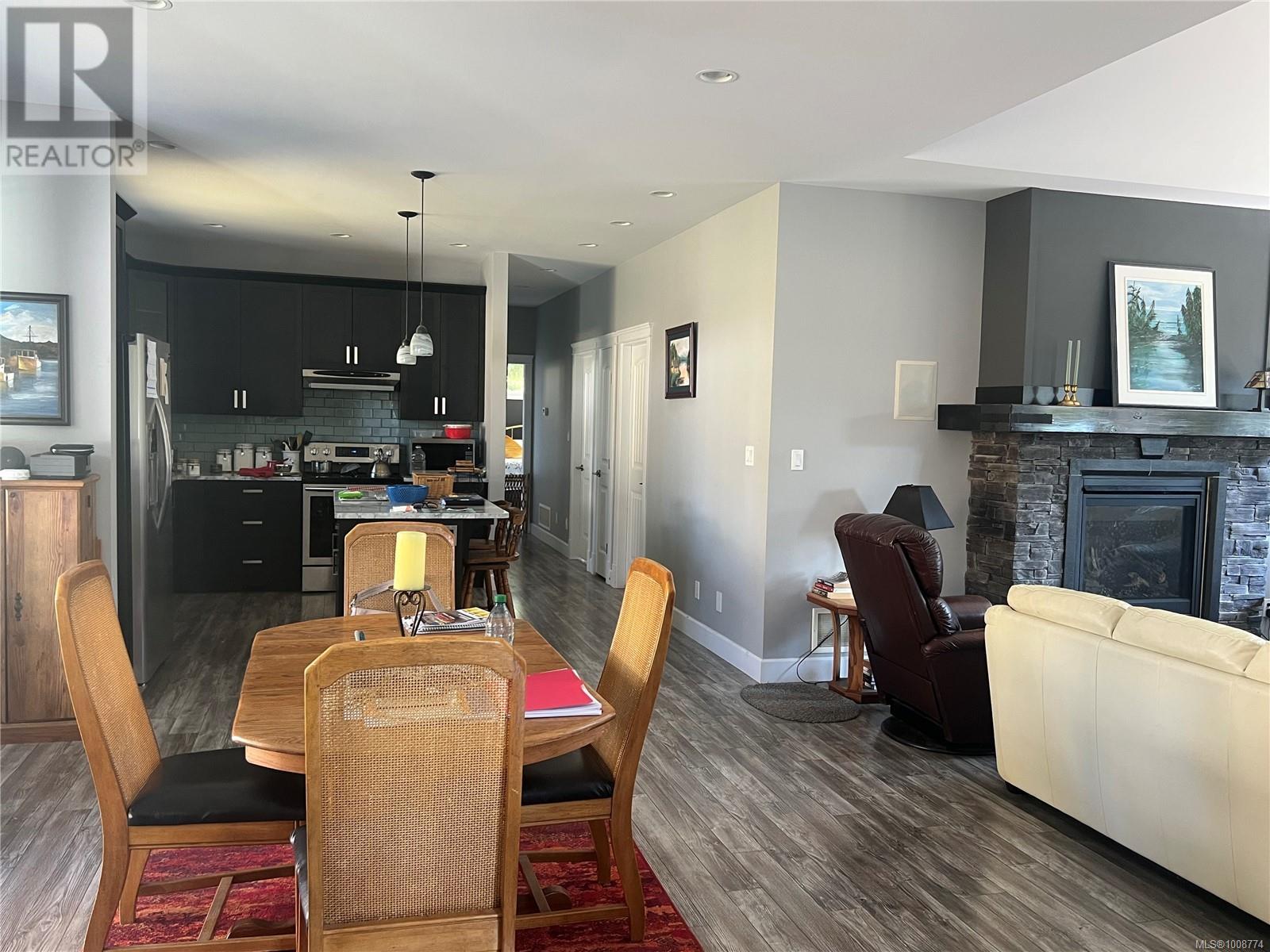 Photo 10 of 2618 Natalie Rd, Shawnigan Lake BC