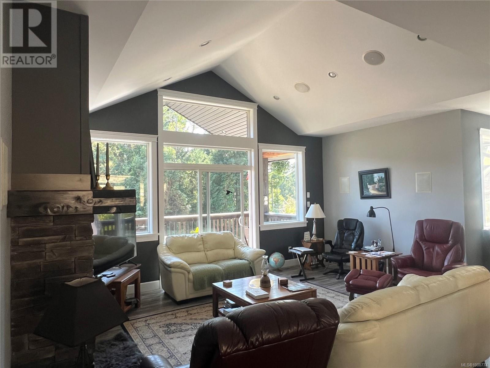 Photo 7 of 2618 Natalie Rd, Shawnigan Lake BC