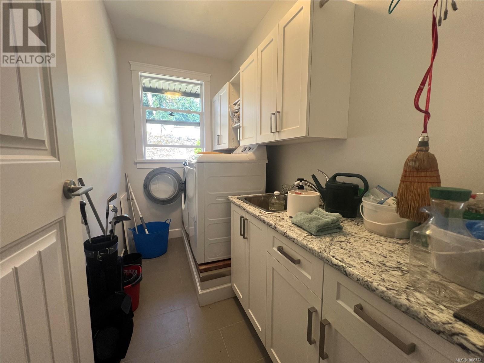 Photo 20 of 2618 Natalie Rd, Shawnigan Lake BC