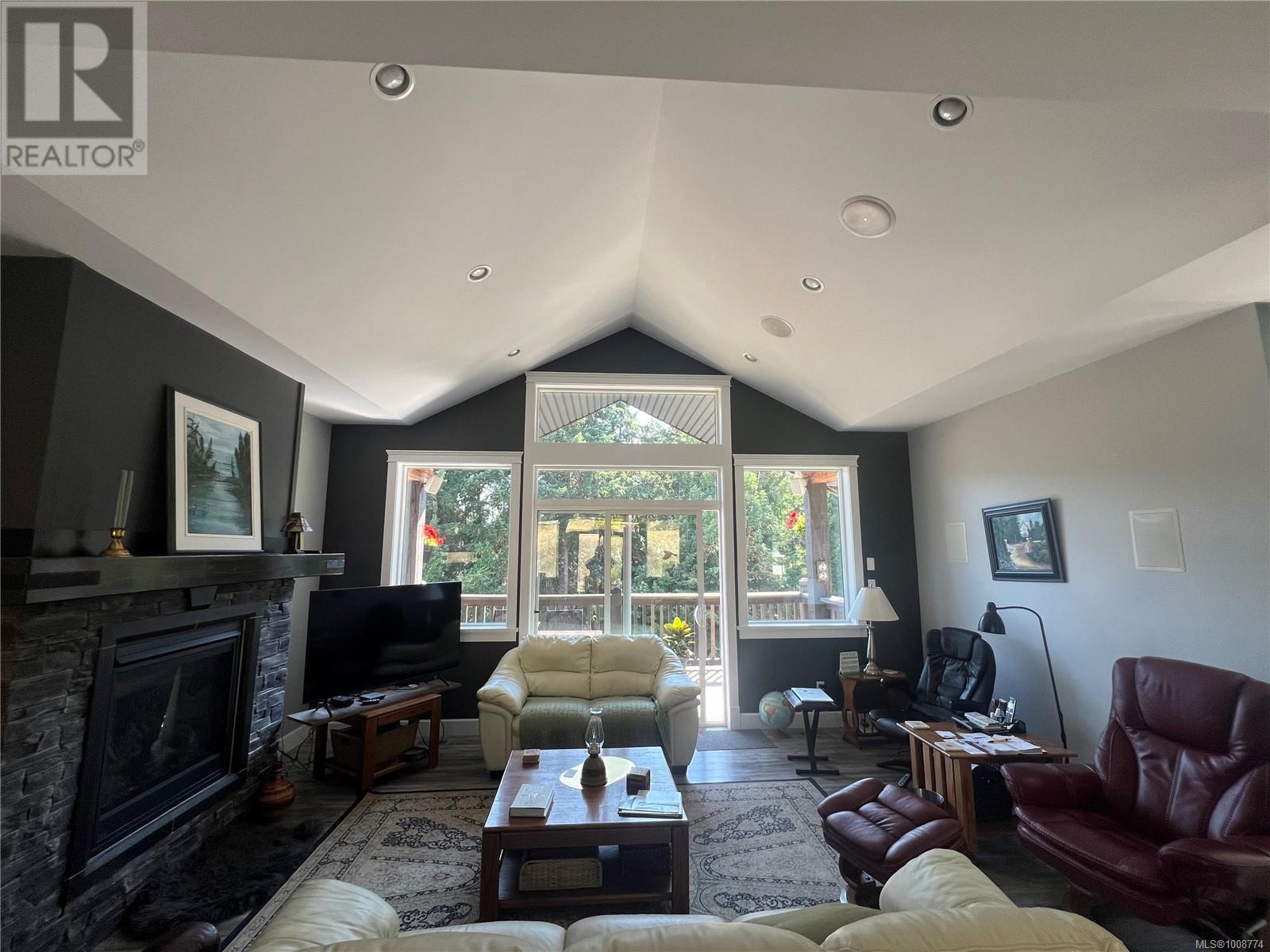 Photo 5 of 2618 Natalie Rd, Shawnigan Lake BC