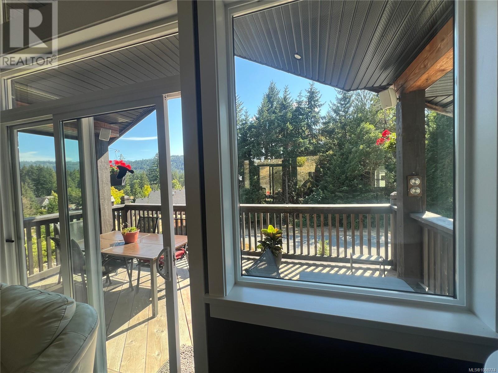 Photo 8 of 2618 Natalie Rd, Shawnigan Lake BC