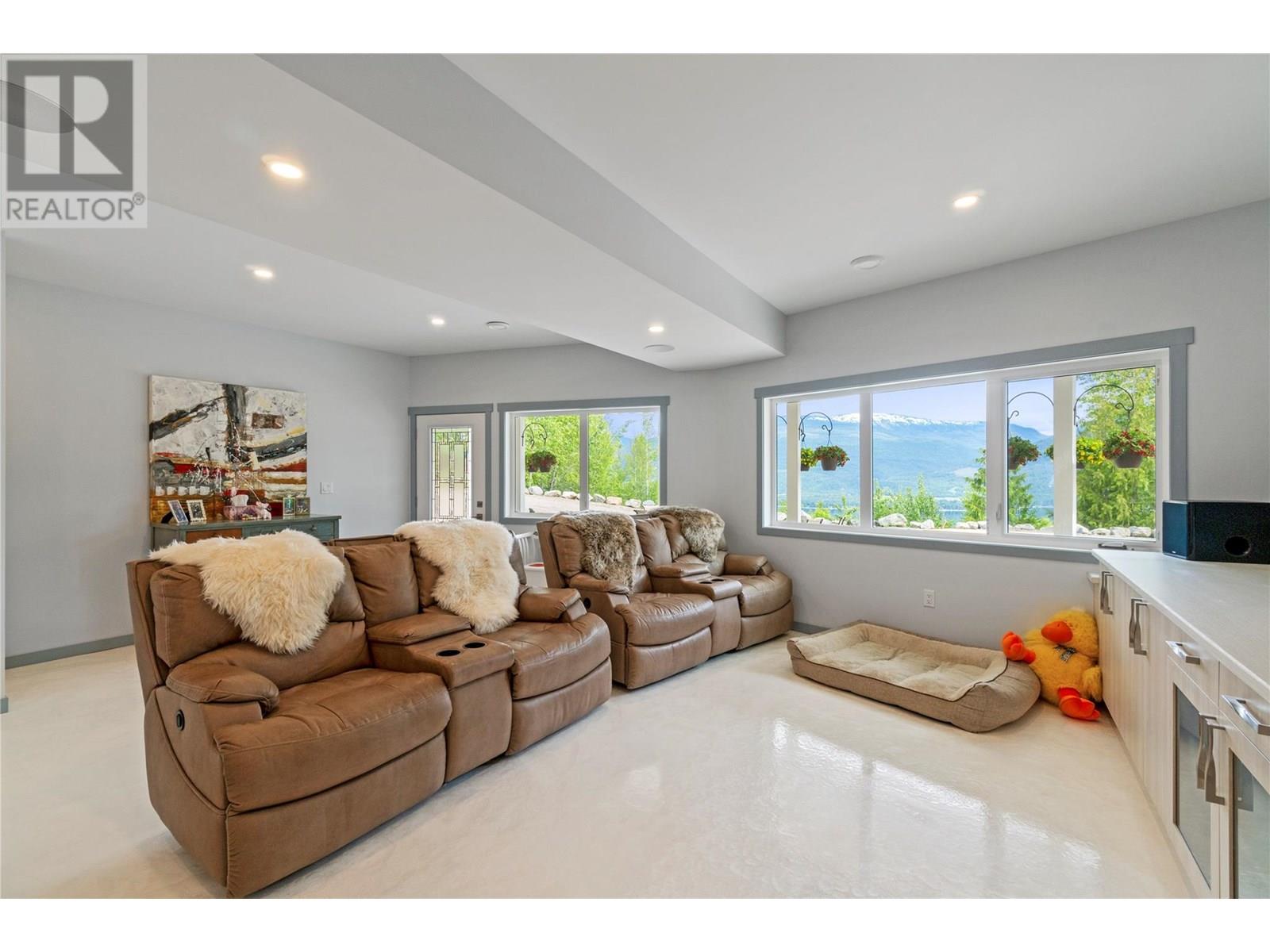 Photo 27 of 4740 Dogwood Crescent, Eagle Bay BC