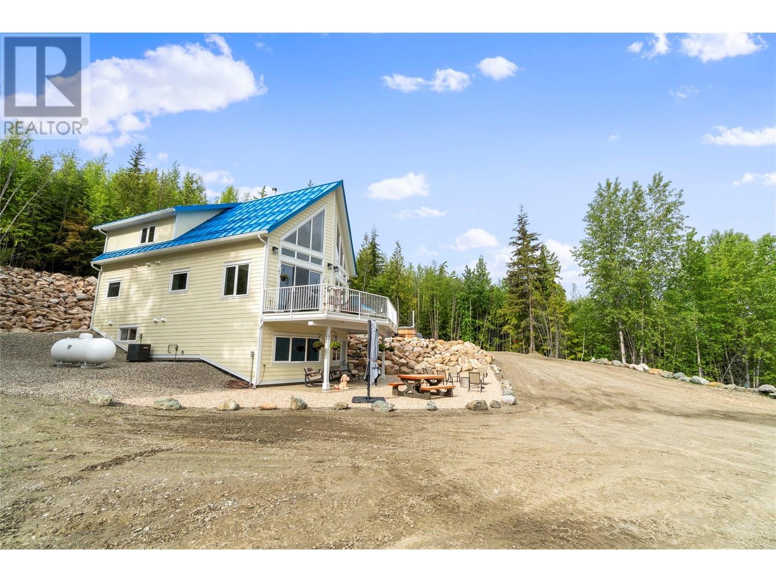Photo 9 of 4740 Dogwood Crescent, Eagle Bay BC