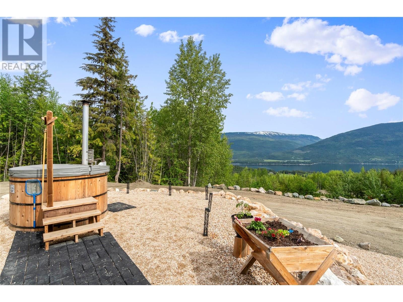 Photo 16 of 4740 Dogwood Crescent, Eagle Bay BC