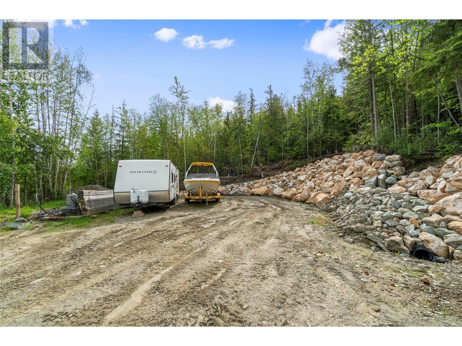 Photo 10 of 4740 Dogwood Crescent, Eagle Bay BC