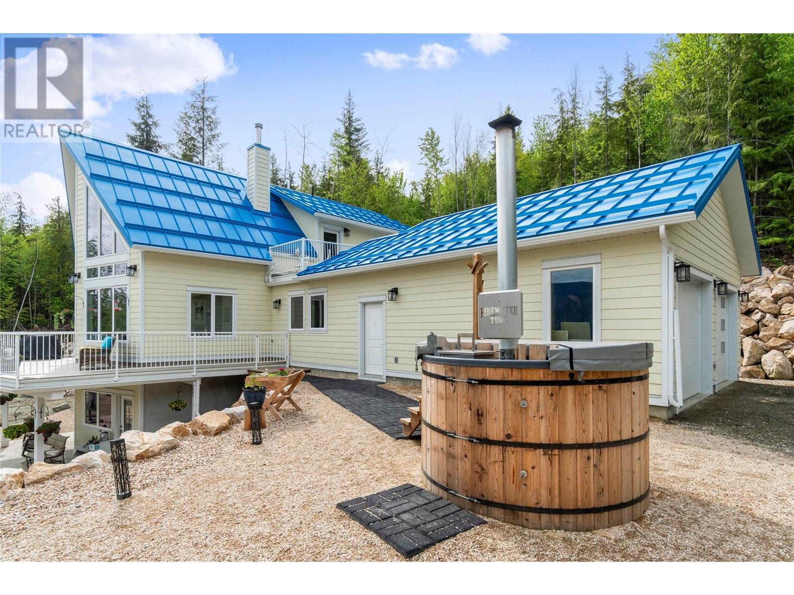 Photo 15 of 4740 Dogwood Crescent, Eagle Bay BC