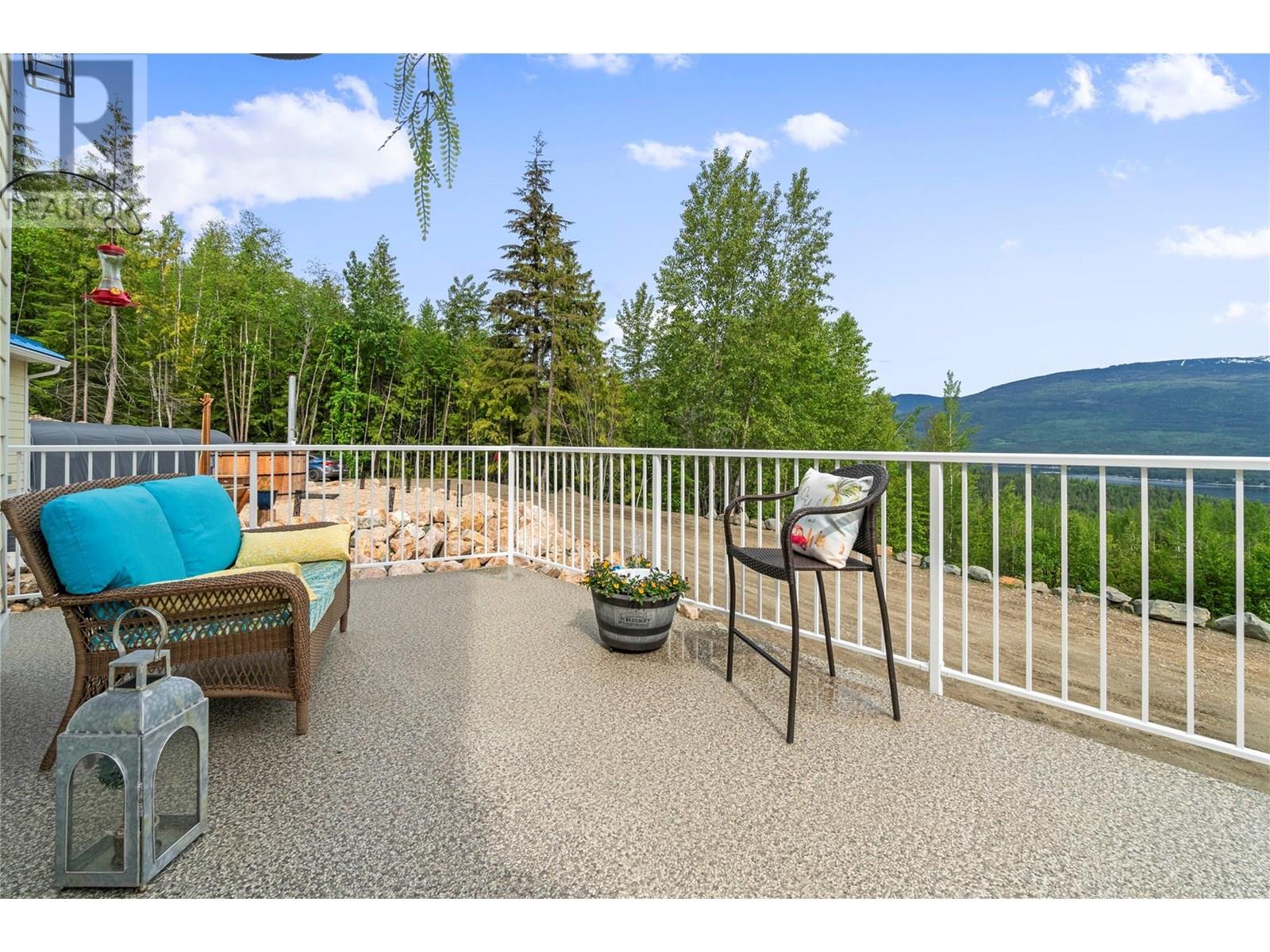 Photo 20 of 4740 Dogwood Crescent, Eagle Bay BC