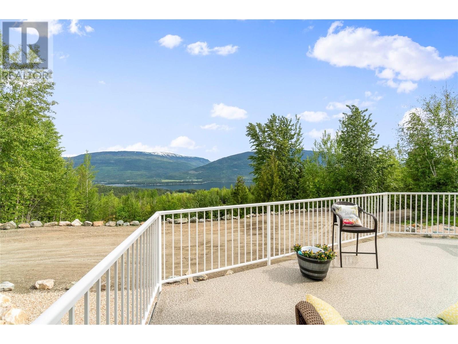 Photo 17 of 4740 Dogwood Crescent, Eagle Bay BC