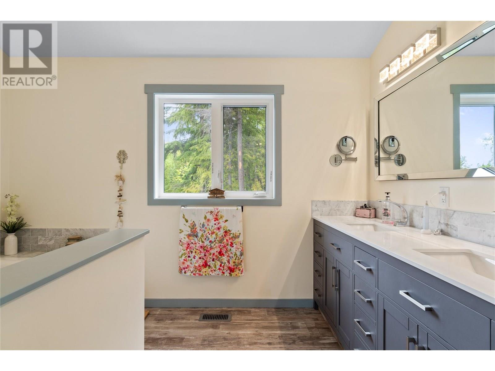 Photo 62 of 4740 Dogwood Crescent, Eagle Bay BC