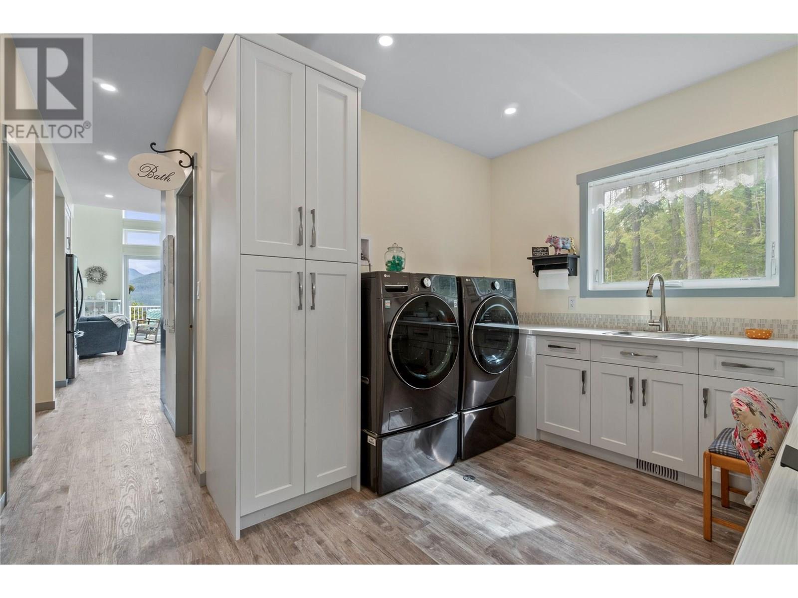 Photo 37 of 4740 Dogwood Crescent, Eagle Bay BC