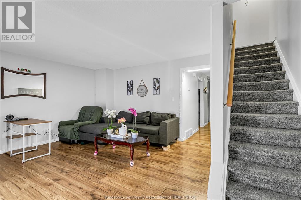Photo 2 of 2994 Meadowbrook Lane Unit 2, Windsor ON
