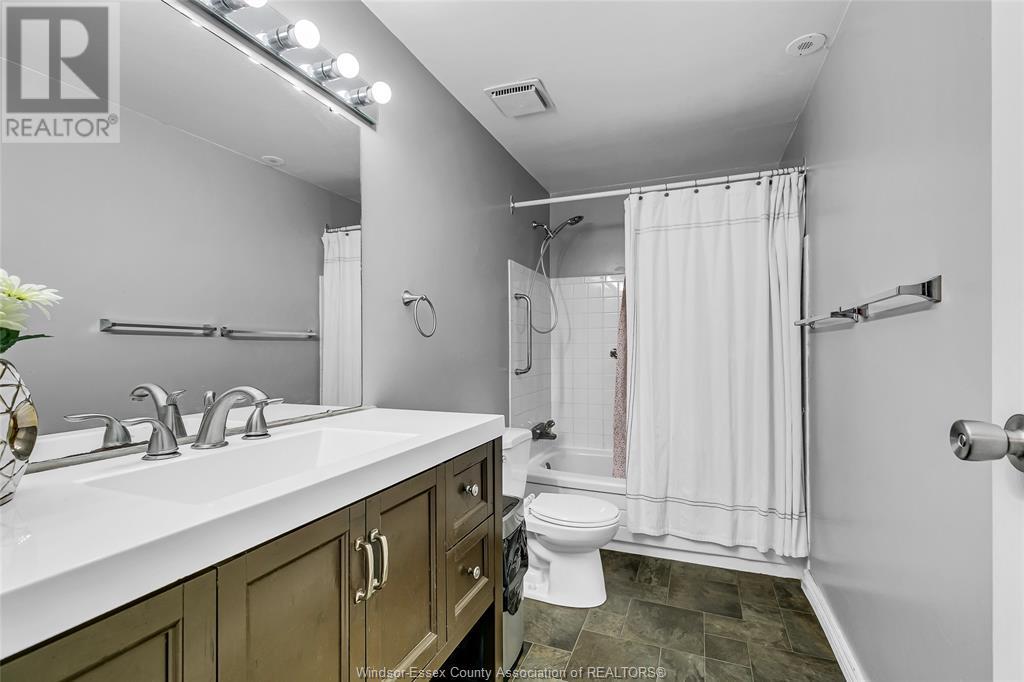 Photo 12 of 2994 Meadowbrook Lane Unit 2, Windsor ON