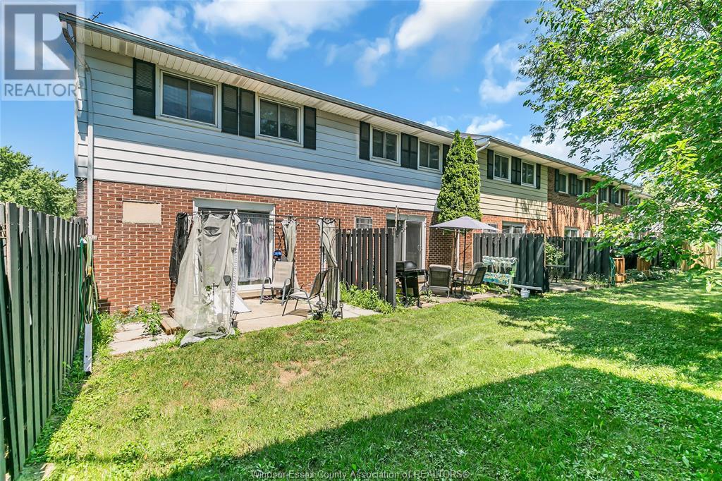 Photo 6 of 2994 Meadowbrook Lane Unit 2, Windsor ON