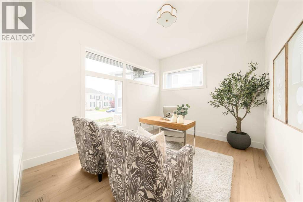 Single Family House for Sale in  RockCliff Heights NW Rocky Ridge Calgary 