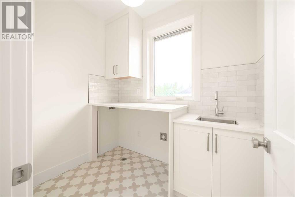 Single Family House for Sale in  RockCliff Heights NW Rocky Ridge Calgary 