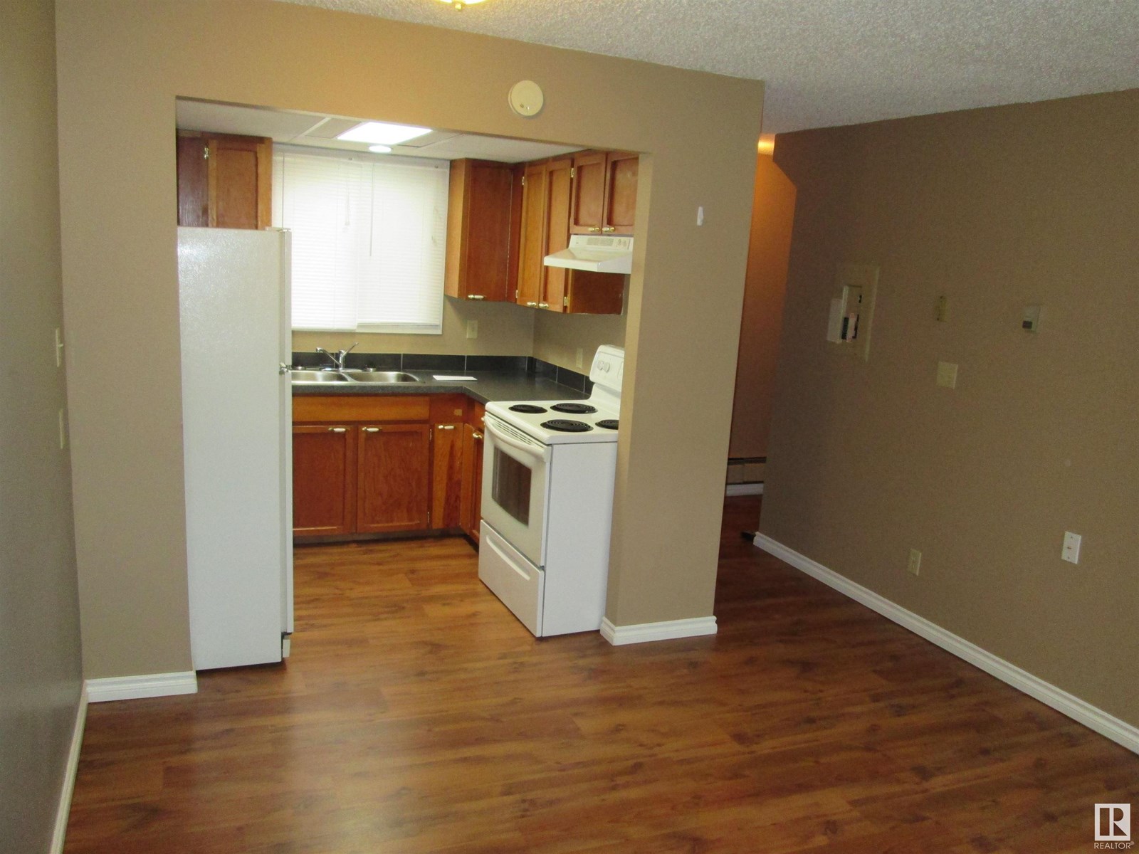 Photo 18 of 10831 80 Av Nw, Edmonton AB