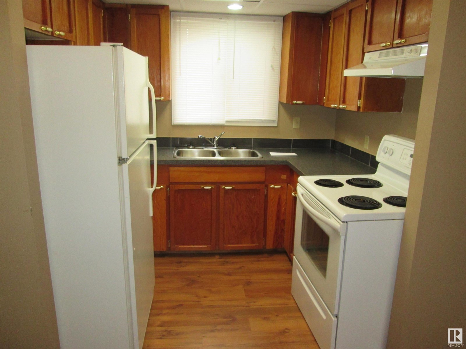 Photo 7 of 10831 80 Av Nw, Edmonton AB