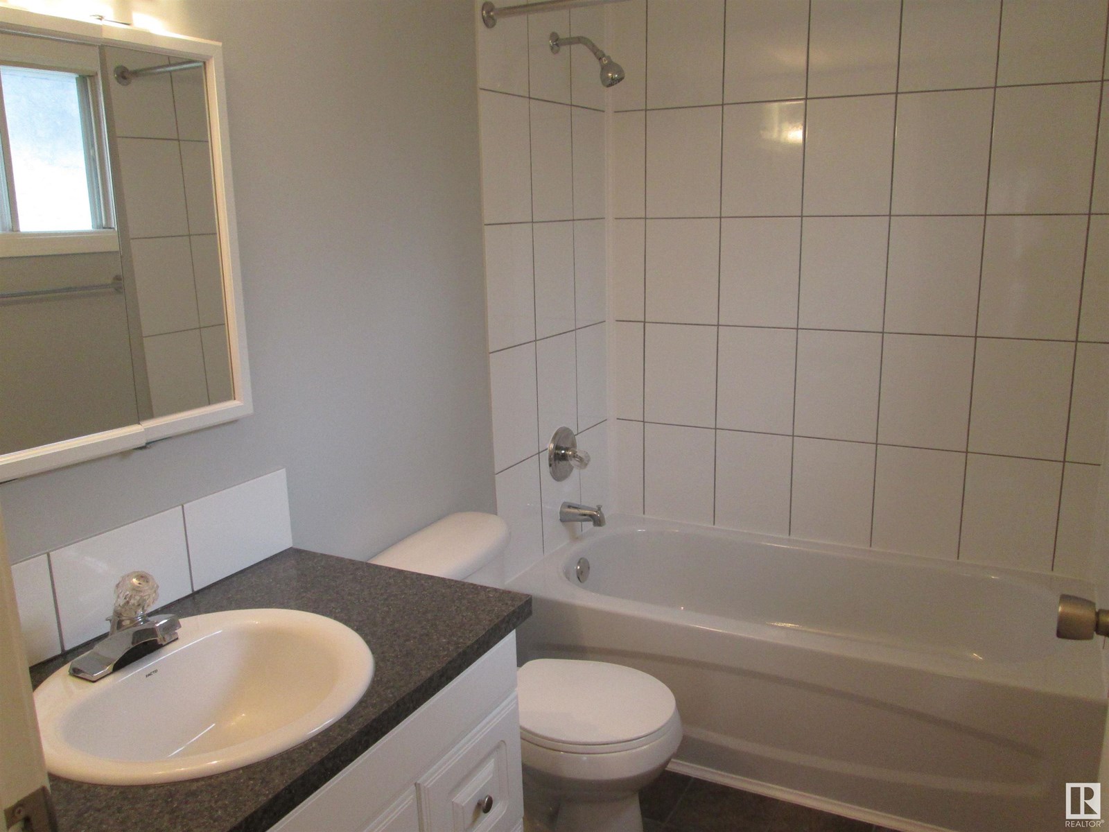 Photo 15 of 10831 80 Av Nw, Edmonton AB