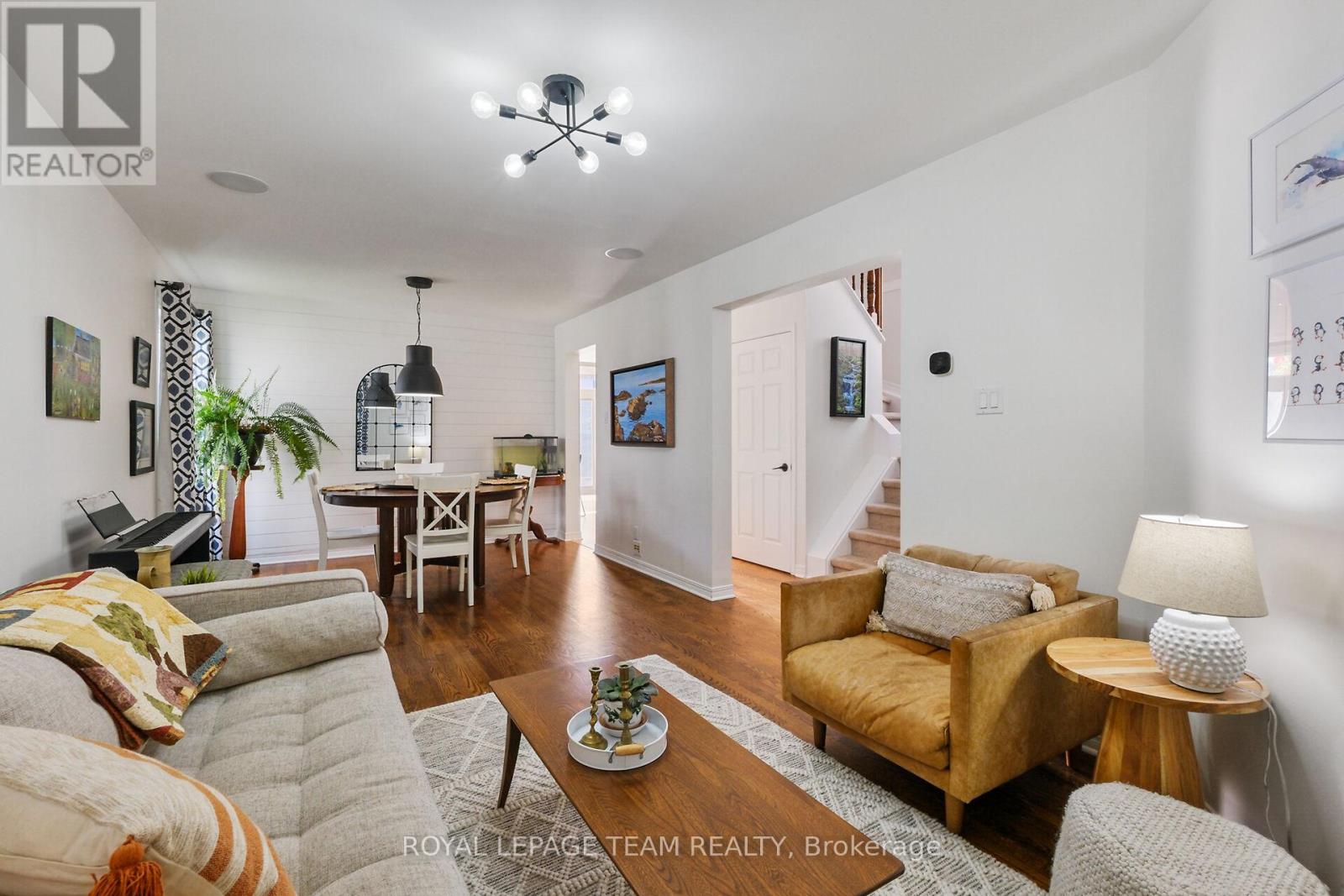 Photo 6 of 22 Avonhurst Avenue, Ottawa ON