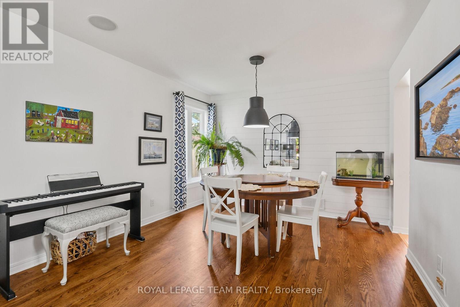 Photo 8 of 22 Avonhurst Avenue, Ottawa ON