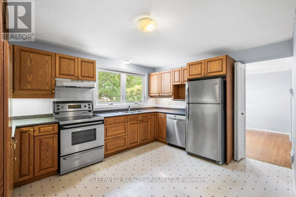 Photo 19 of 43 Parkglen Drive, Ottawa ON